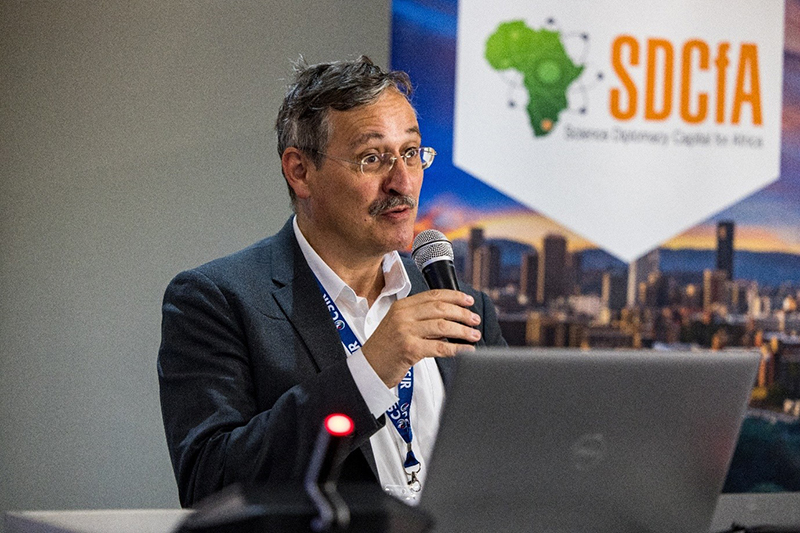 Prof Michael Hengartner, ETH Board President, presented the GESDA Science Breakthrough Radar® to explore future scientific advances.